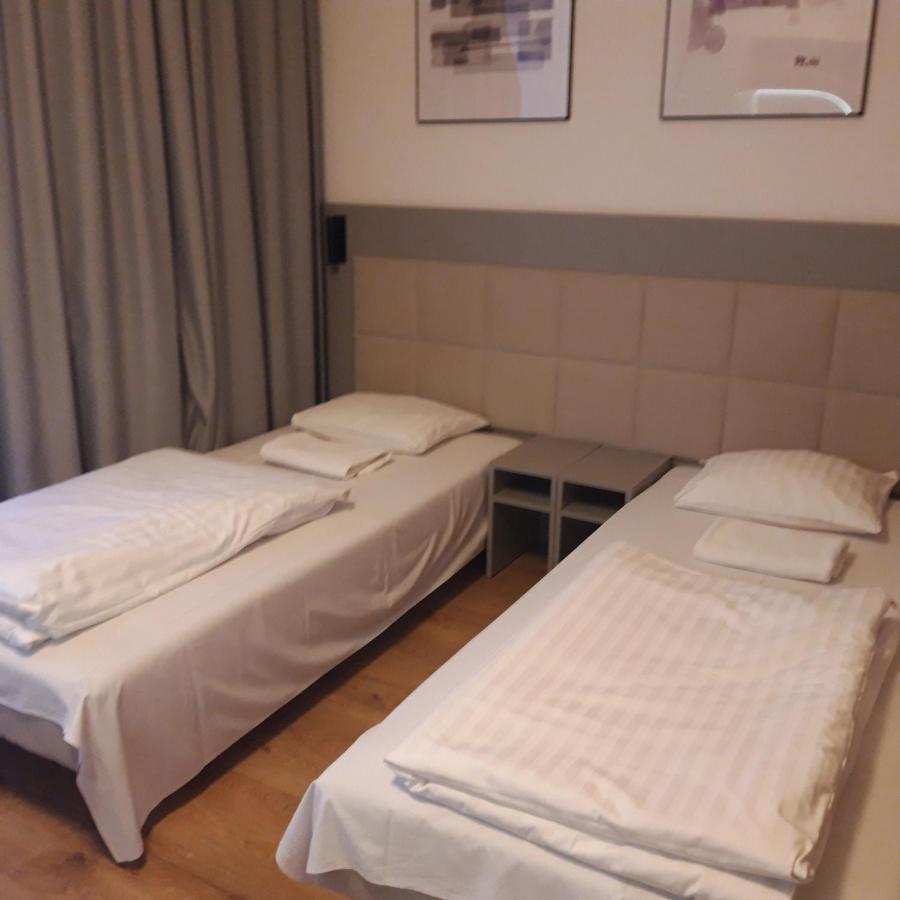 Yaroslav Apartments Warschau Buitenkant foto